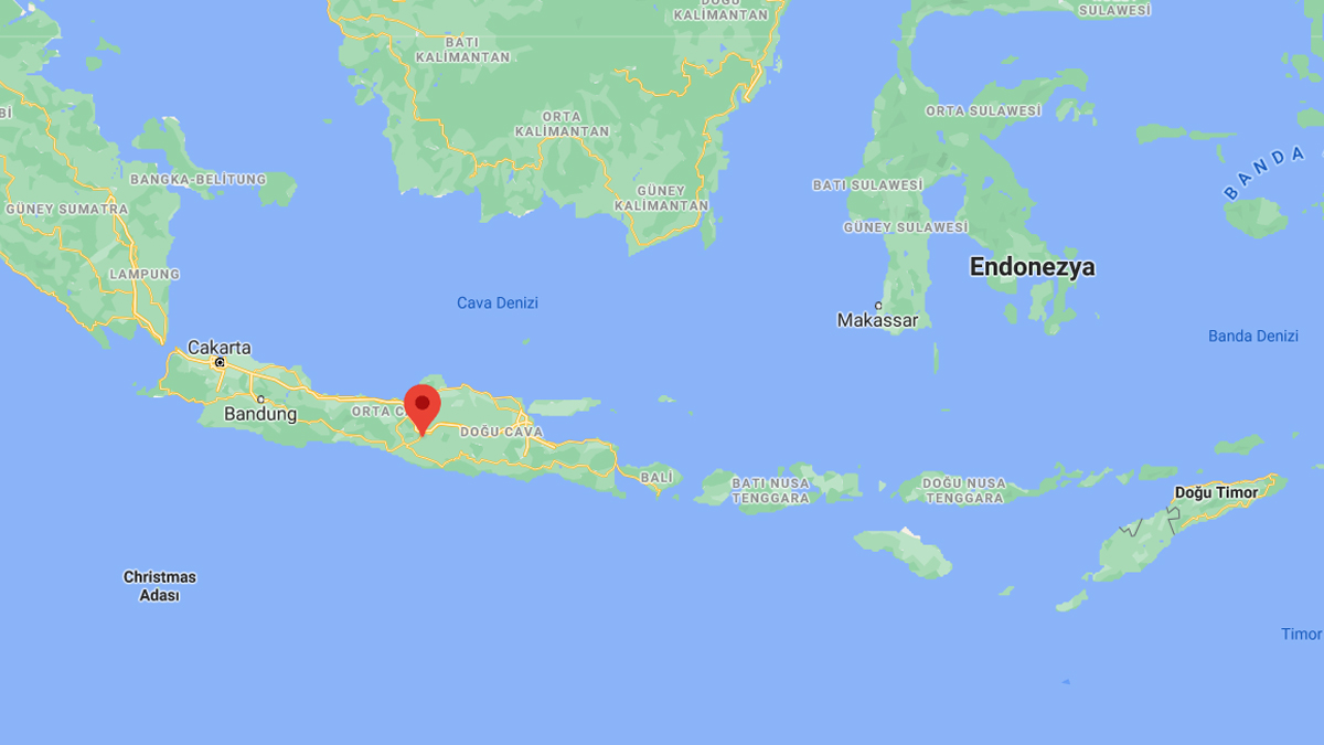 Endonezya'da batan balıkçı teknesindeki 17 kişi kayboldu