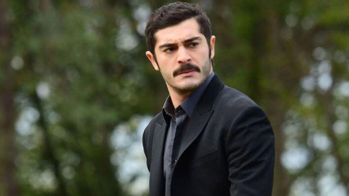 Burak Deniz'den hayranlarına kötü haber