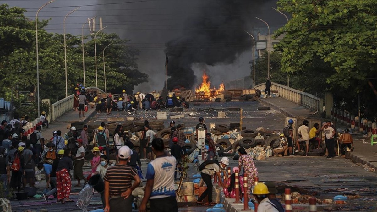 Myanmar'da 10 etnik silahlı gruptan cuntaya çağrı