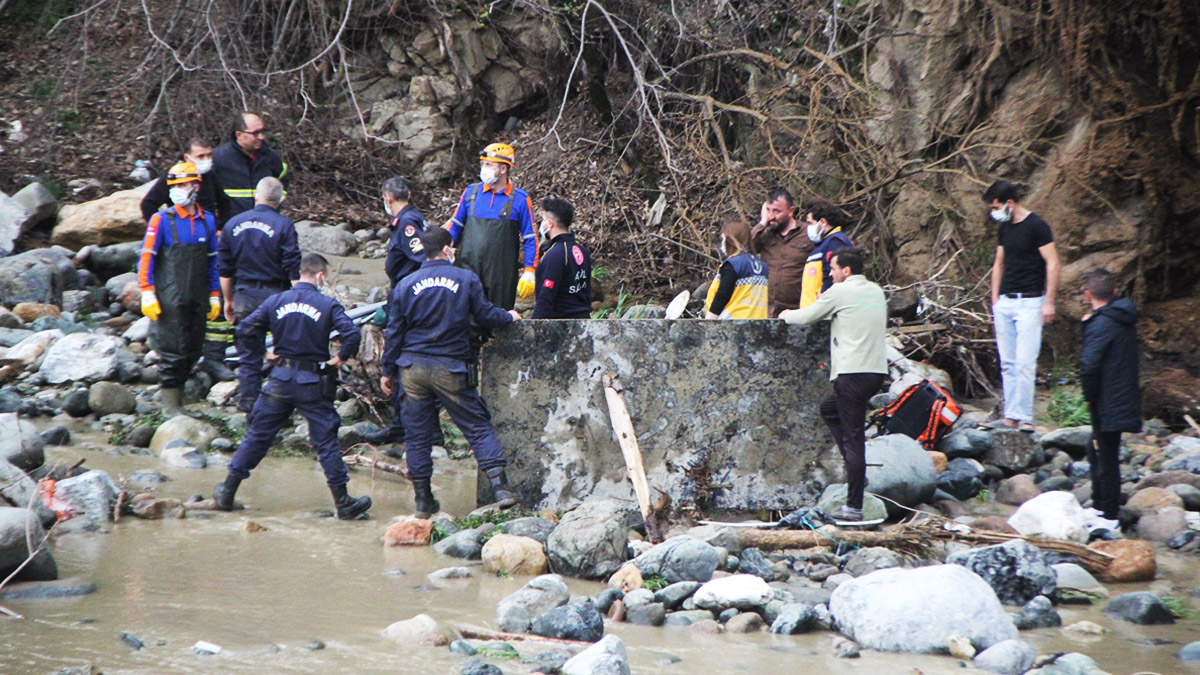 Giresun'dan kahreden haber! Suya kapılan 2 işçiden biri can verdi