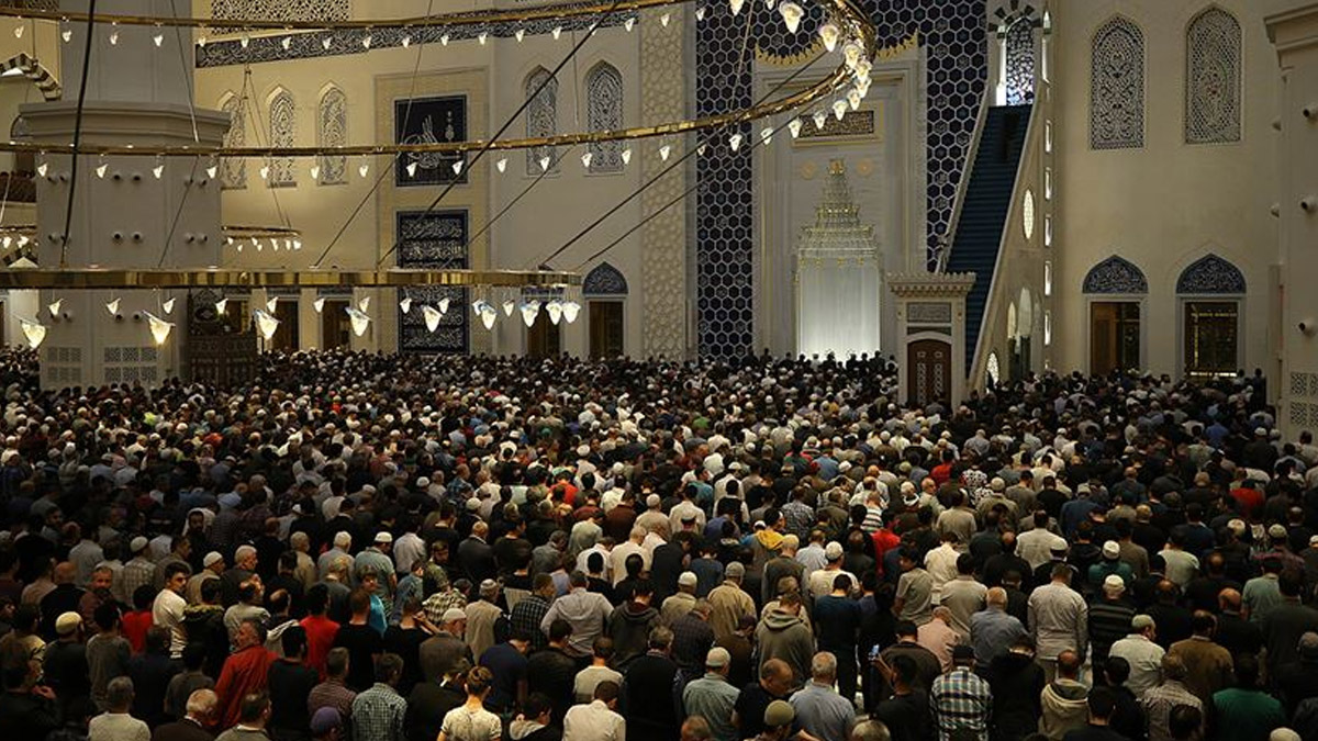 Son dakika! Diyanet'ten teravih kararı