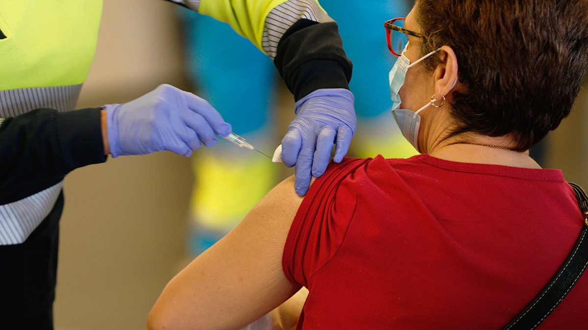 Kritik aşı uyarısı: Yeterli antikor ne zaman oluşur?