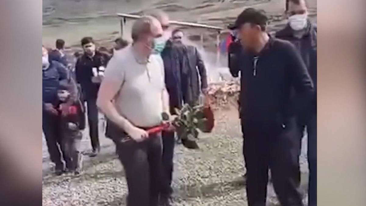 Paşinyan bu defa mezarlıktan kovuldu