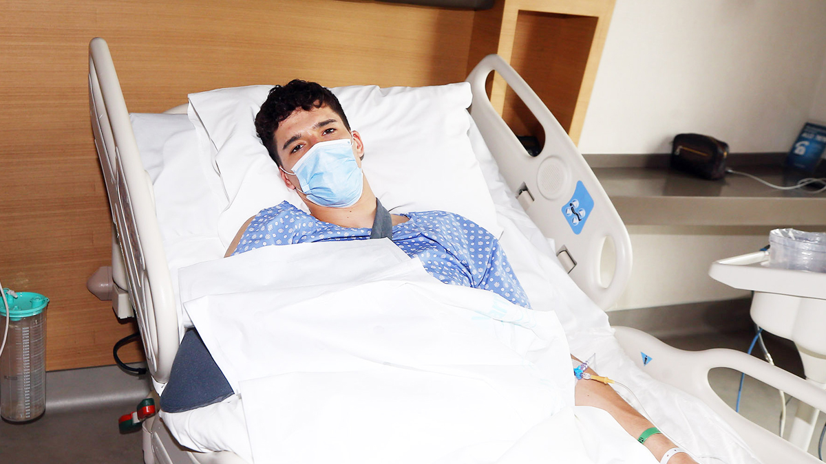 Ameliyat sonrası Altay Bayındır'dan ilk açıklama