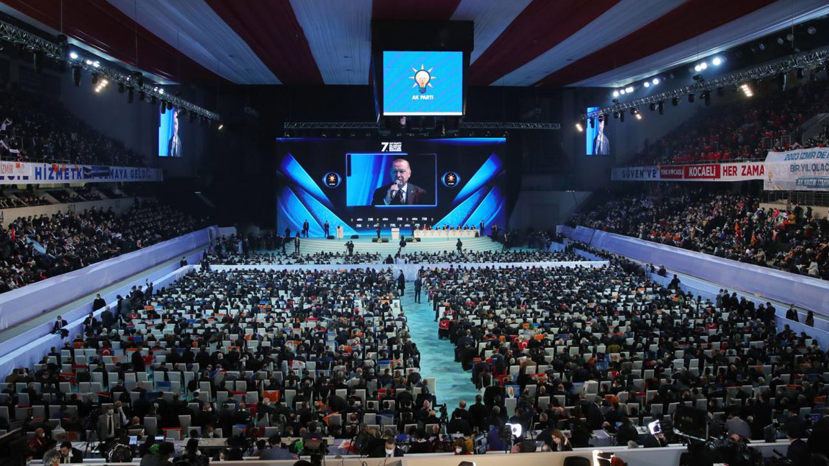 'Lebaleb kongre' etkisi! Türkiye'deki vakalar martta uçuşa geçti