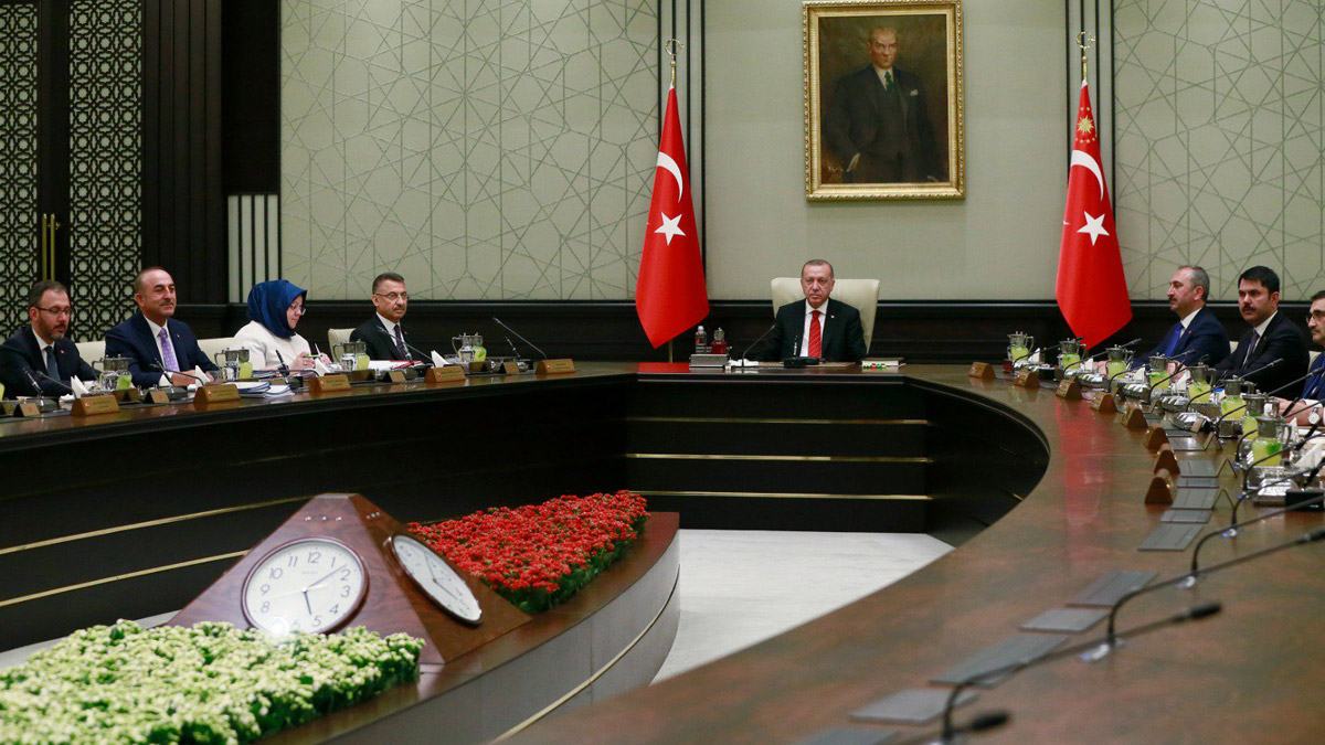 Son dakika! Kabinede revizyon!  Atama kararları Resmi Gazete'de yayımlandı