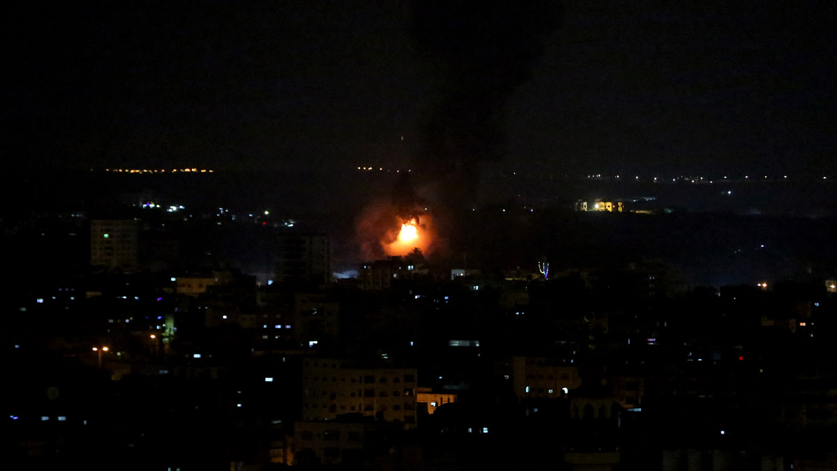 İsrail tankları Gazze'yi vurdu