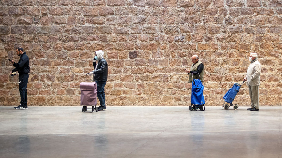 Sosyal mesafede ezber bozan araştırma: 20 metre ile 2 metre mesafe arasında fark yok