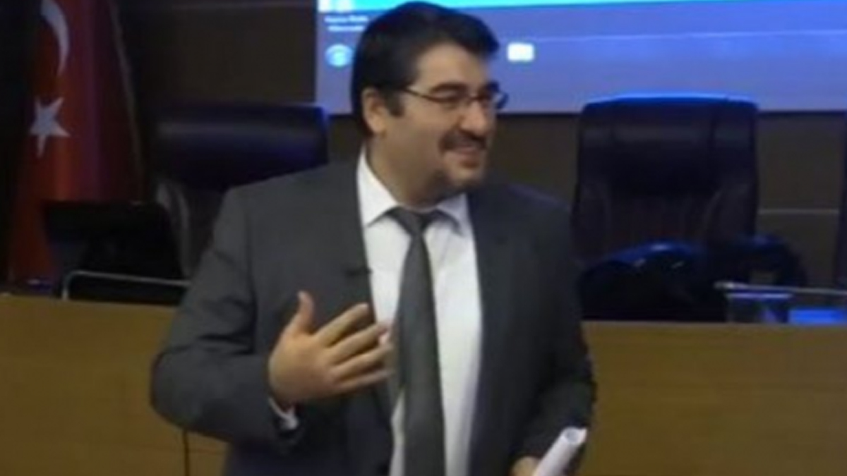 Koronavirüse yakalanan akademisyen hayatını kaybetti