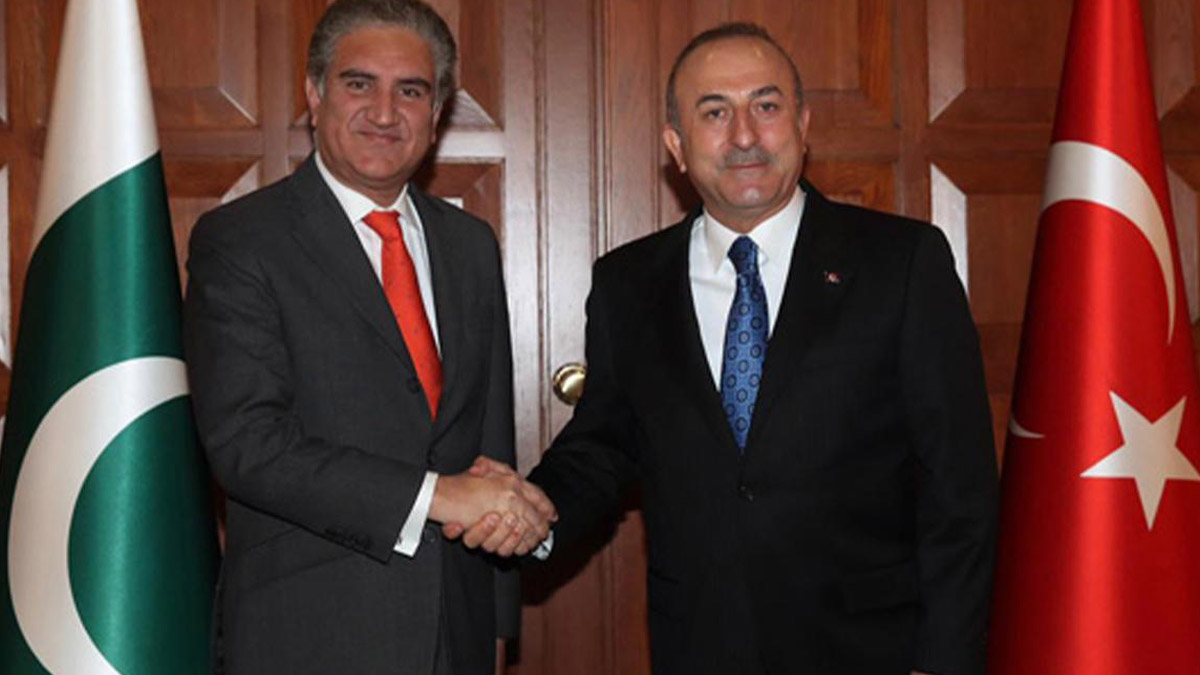 Pakistan'dan Türkiye'ye destek! Kureyşi, Çavuşoğlu'nu aradı