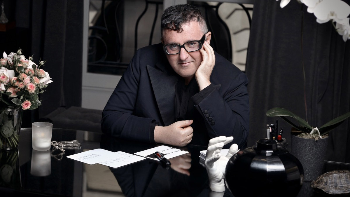 Kırmızı halı tasarımcısı hayatını kaybetti