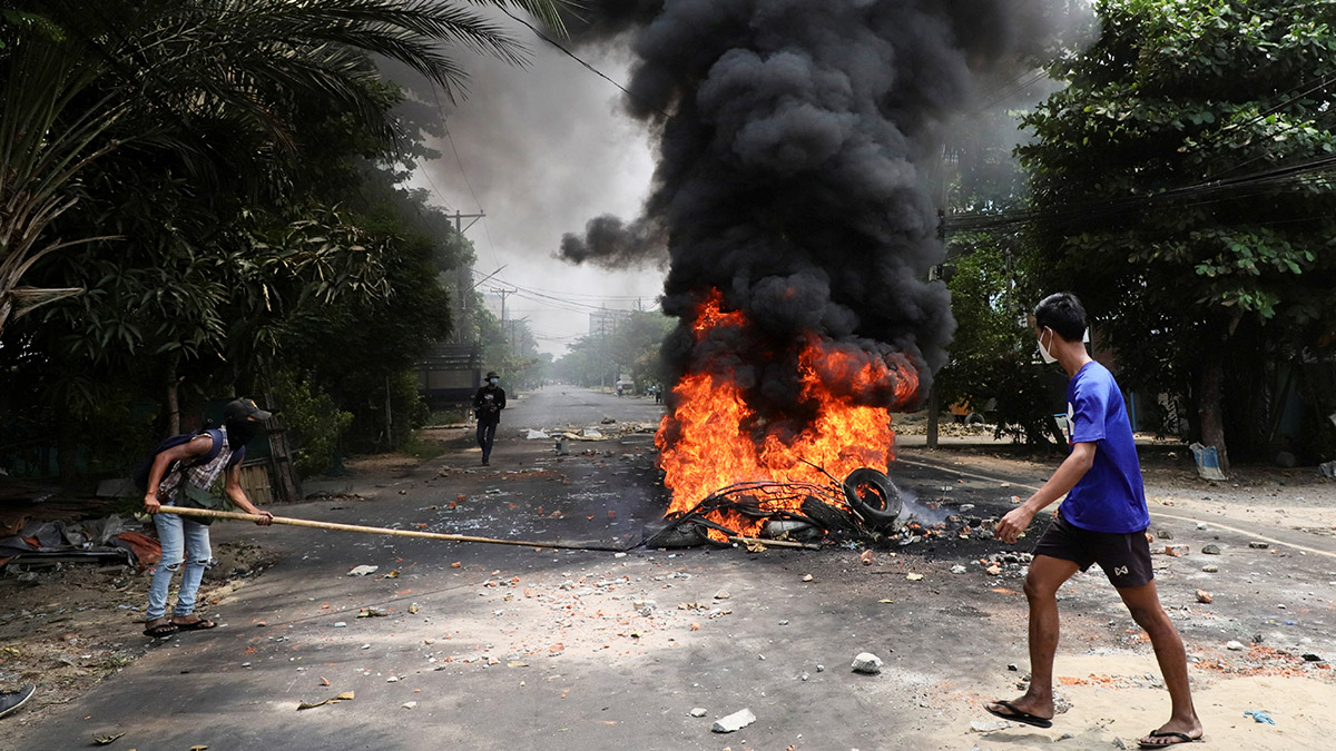 Myanmar'da yine protestoculara sert müdahale: Ölü sayısı 700'ü aştı
