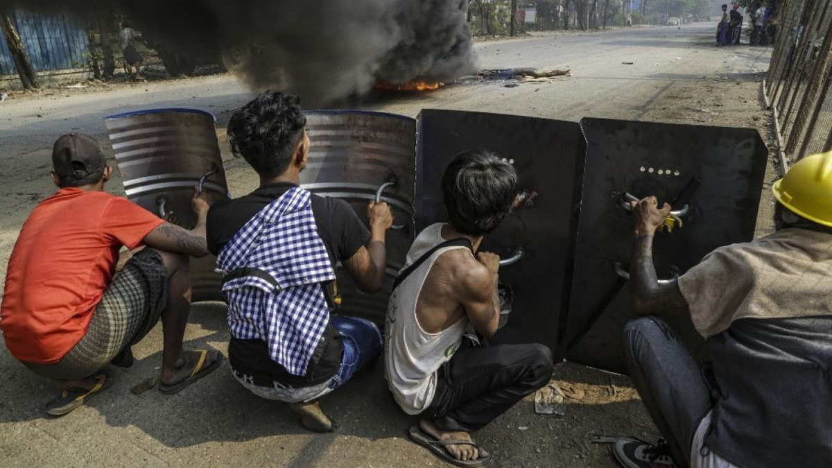 Myanmar'da etnik grup ile ordu çatıştı: 10 asker öldü