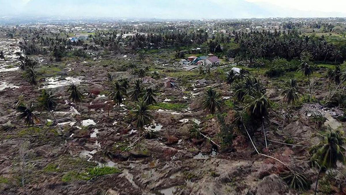 Endonezya'da heyelan: 12 kişi toprak altında