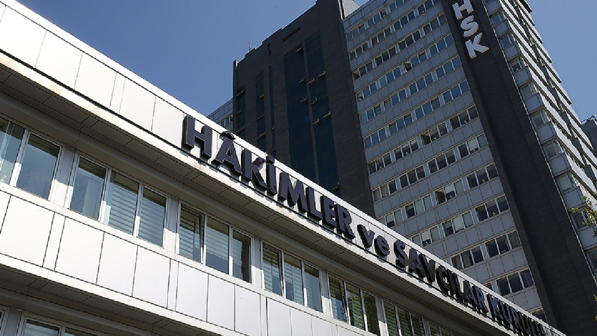 HSK adaylarının özgeçmiş notları şaşırttı: Erdoğan'ın elinden plaket aldım