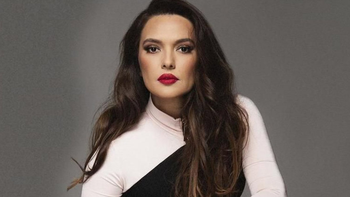 Demet Akalın'dan tepki çeken açıklama: Kimse param yok demesin herkes tatilde