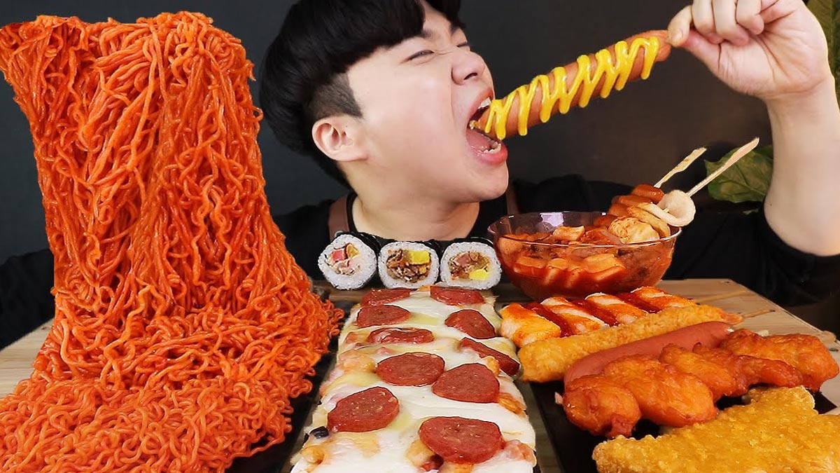 Çin'den gıda israfı önlemi: Mukbang yasak