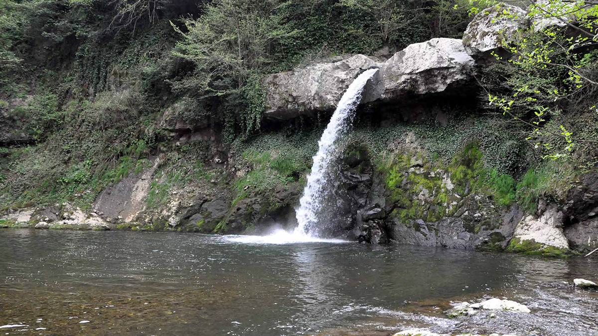 Değişen yönetmelik ikinci Dipsiz Göl'ü engelledi