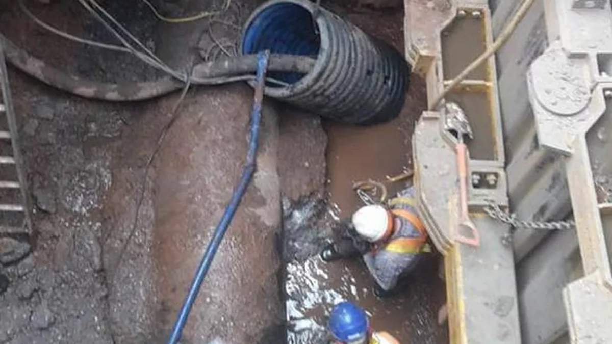 İngiltere'de 300 tonluk yağ kütlesi kanalizasyonu kapadı