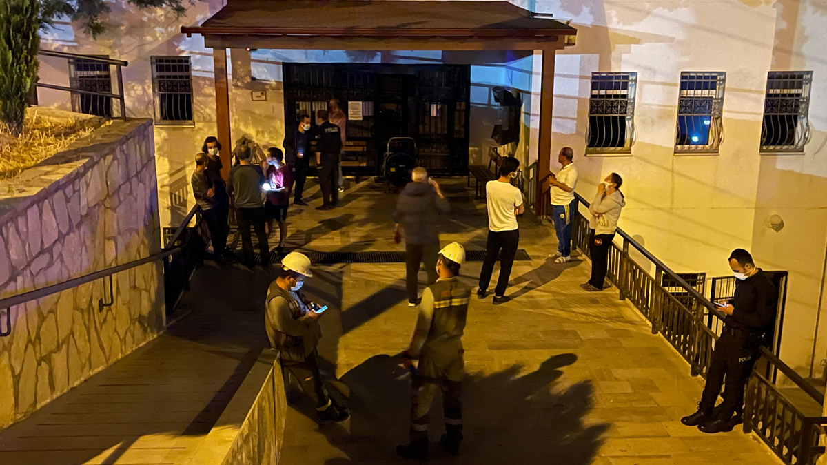 Bodrum vergi dairesinde korkutan yangın