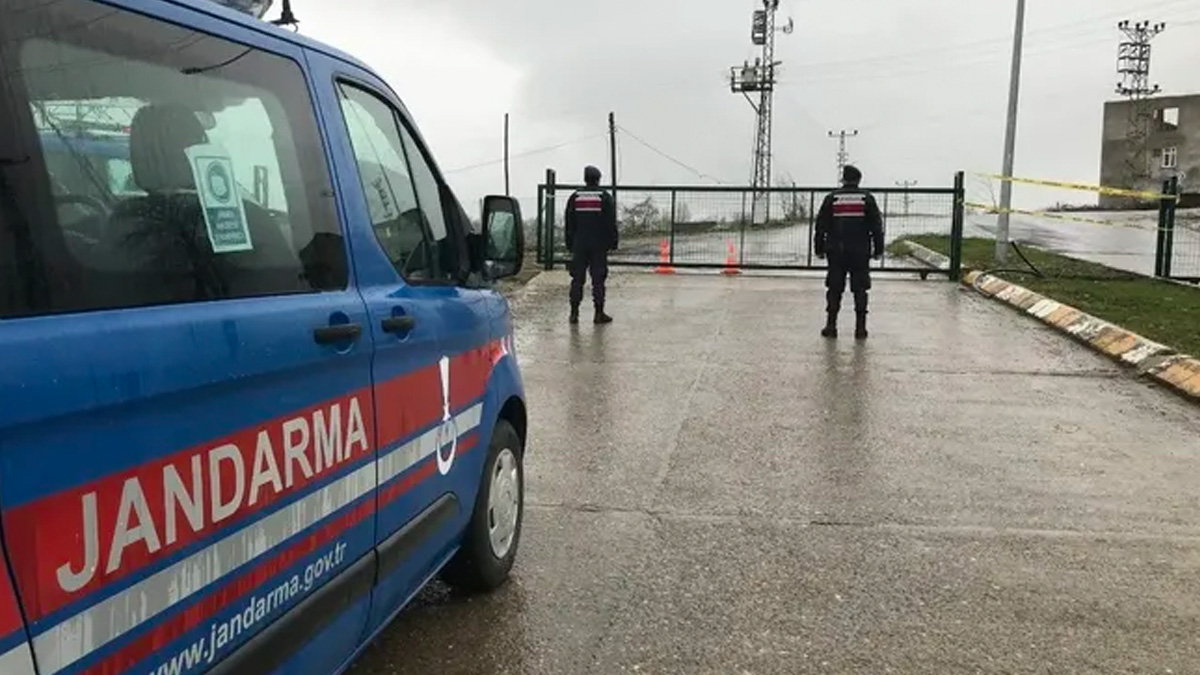 Jandarmadan 'köy odası' baskını