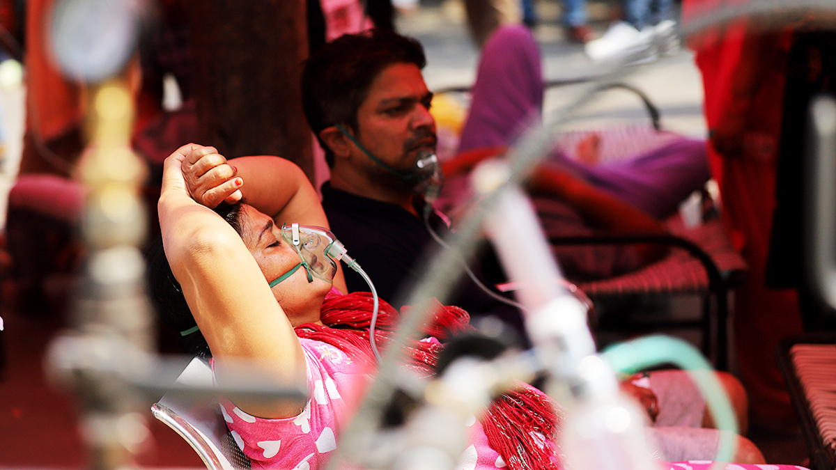 Hindistan rekora koşuyor... Çifte korku sardı