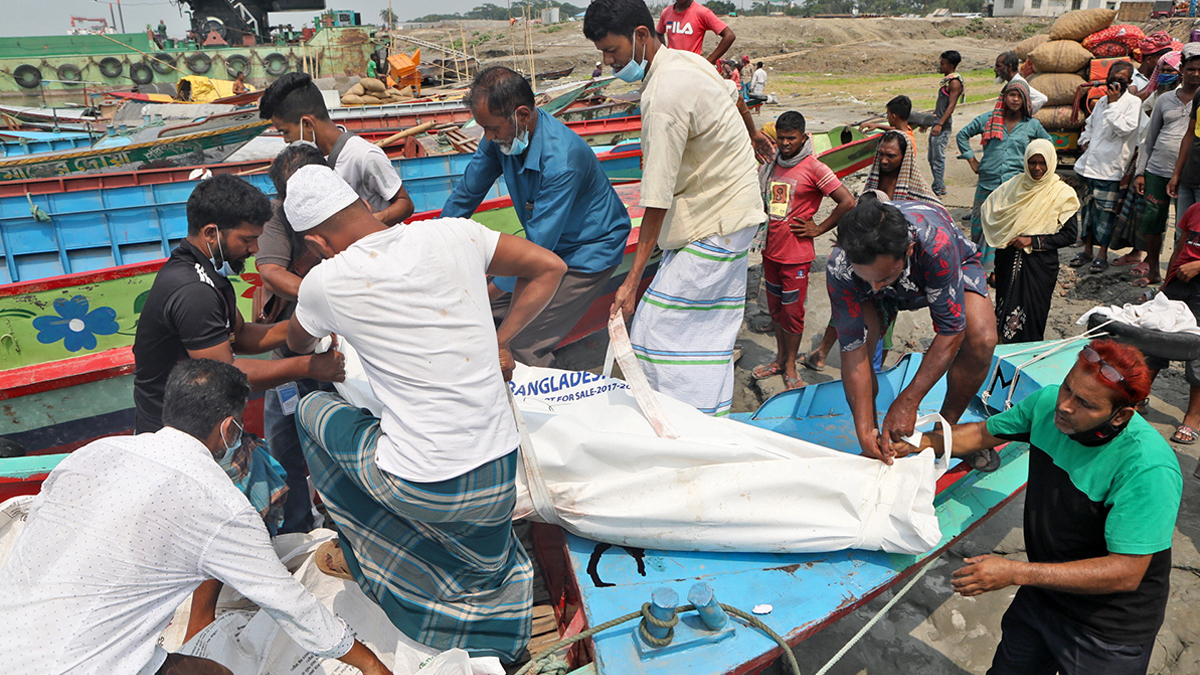 Bangladeş'te tekne ile gemi çarpıştı: En az 26 kişi can verdi