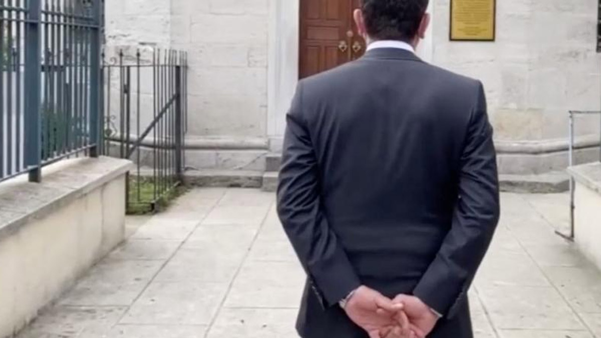 İBB Başkanı İmamoğlu'na 'türbede elleri arkasına bağlı şekilde gezinmek' soruşturması