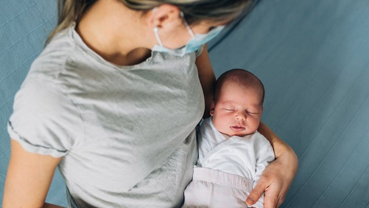 Koronavirüse yakalanan anneler emzirmeye devam edebilir mi?