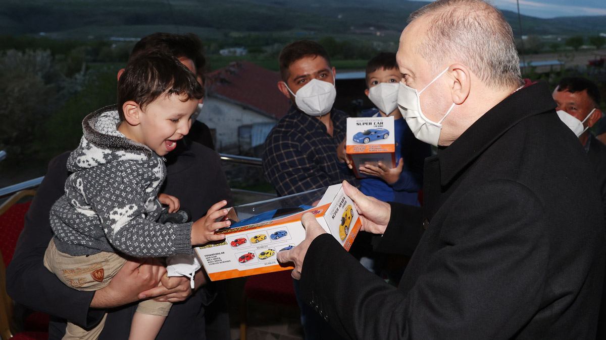 Erdoğan'dan Ankaralı aileye iftar ziyareti