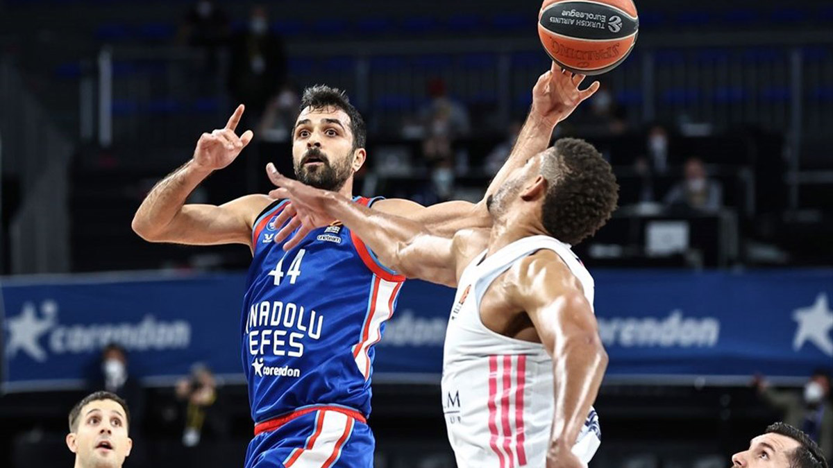 Anadolu Efes, adını Final Four'a yazdırdı