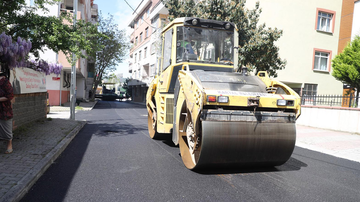Kartal'da mahalle bazlı asfalt çalışmaları aralıksız devam ediyor