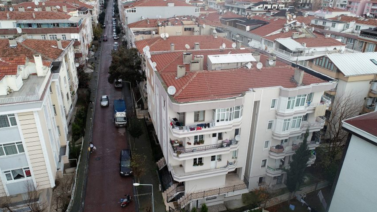 Avcılar'da hayretlere düşüren karar: Hasarlı binalarda oturmayı tercih ettiler
