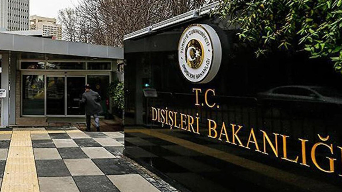 Dışişleri'nden Almanya'ya başörtüsü uyarısı