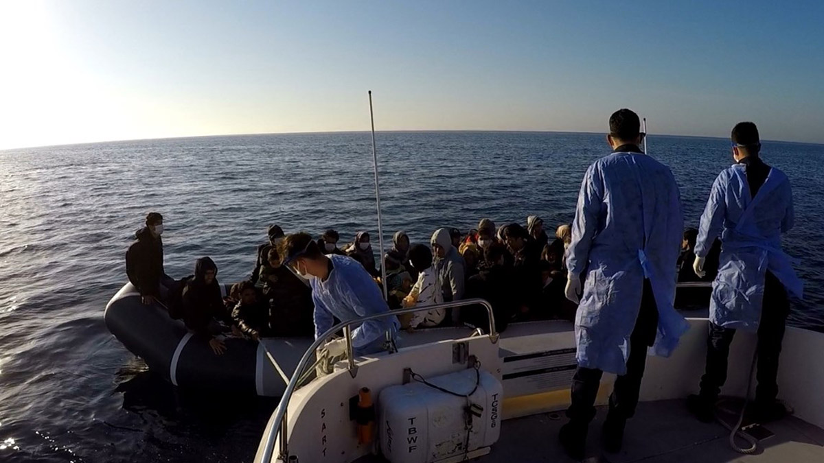 Ölüme itilen 53 sığınmacı kurtarıldı