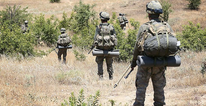 Çukurca'da üs bölgelerine eş zamanlı saldırı düzenlendi - Son dakika haberleri