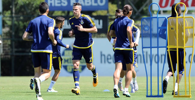 Fenerbahçe'nin zorunlu transferi idmana katılmak için İstanbul'da