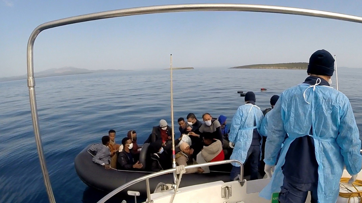 Balıkesir'de 1 haftada 102 kaçak göçmen kurtarıldı