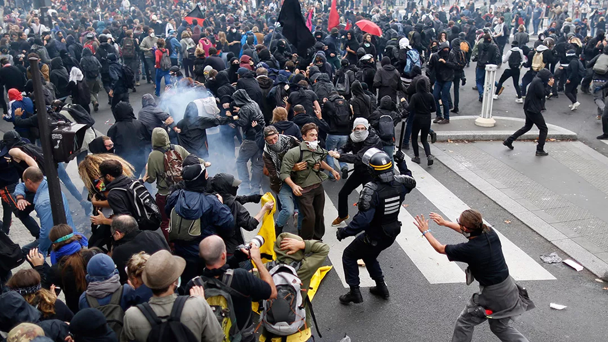 Askerlerden yeni muhtıra: Ülke sessizce iç savaşa hazırlanıyor