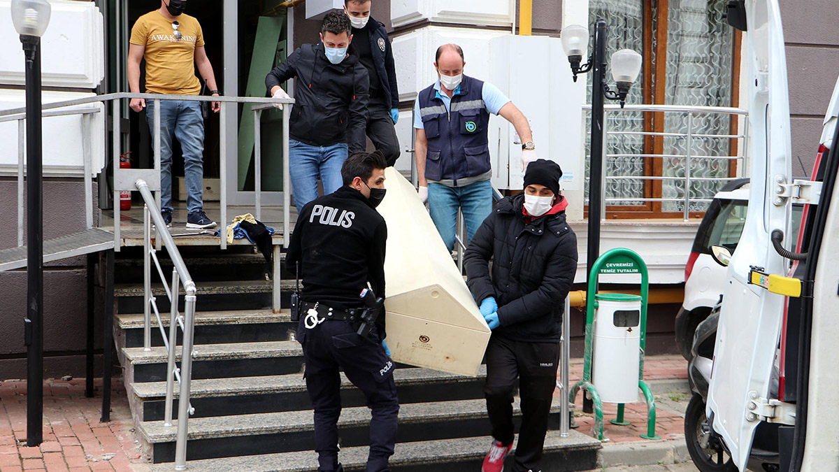 Doktor baba 11 yaşındaki kızını öldürüp intihar etti