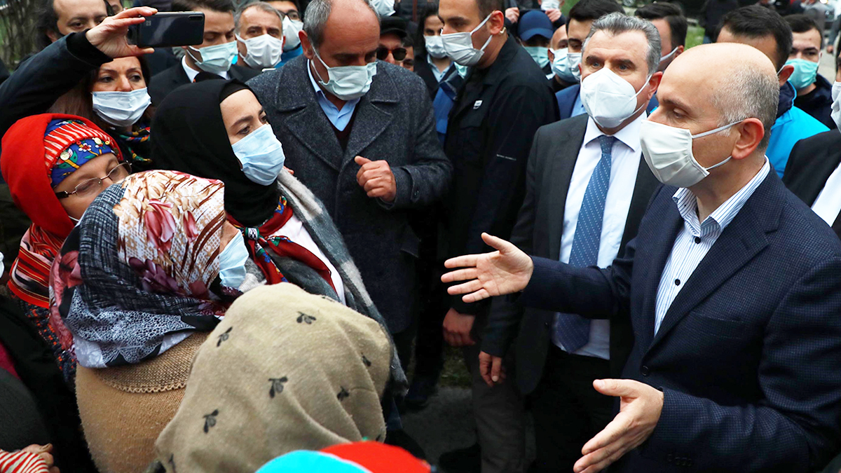 İkizderelilerden Ulaştırma Bakanı Karaismailoğlu'na tepki: Kaçıyor, dinlemiyor