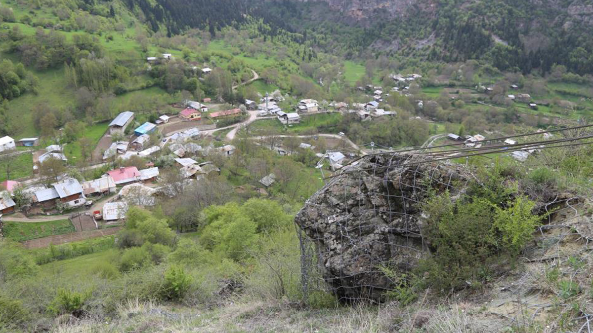 350 tonluk kayaya çelik halat tedbiri: Azrail gibi tepemizde duruyordu