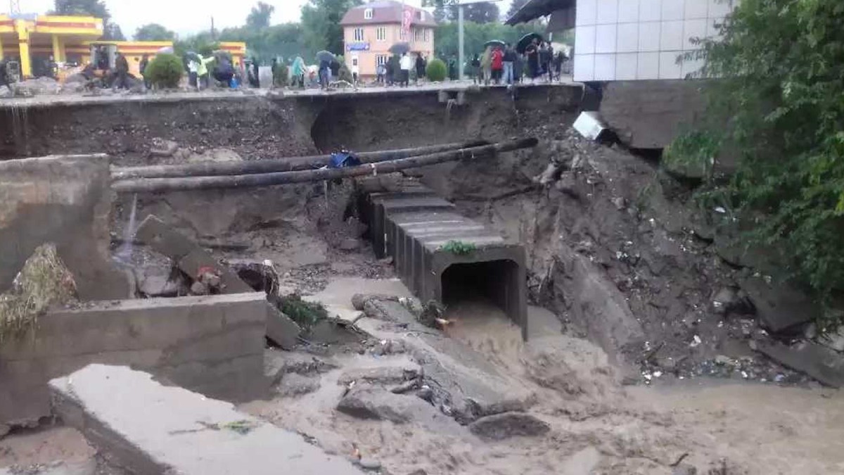 Tacikistan'da sel: 7 kişi hayatını kaybetti