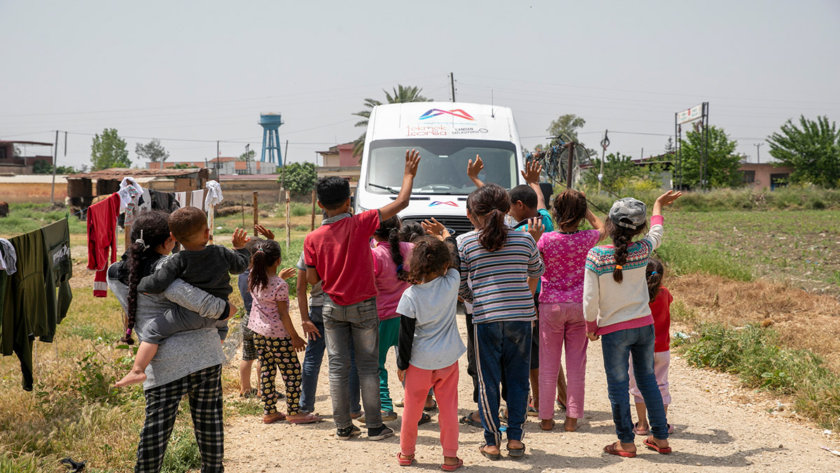 Mersin Büyükşehir, mevsimlik tarım işçilerinin de yanında