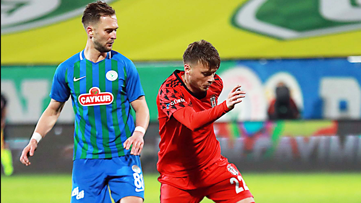 Beşiktaş'ta Adem Ljajic'in omzu çıktı