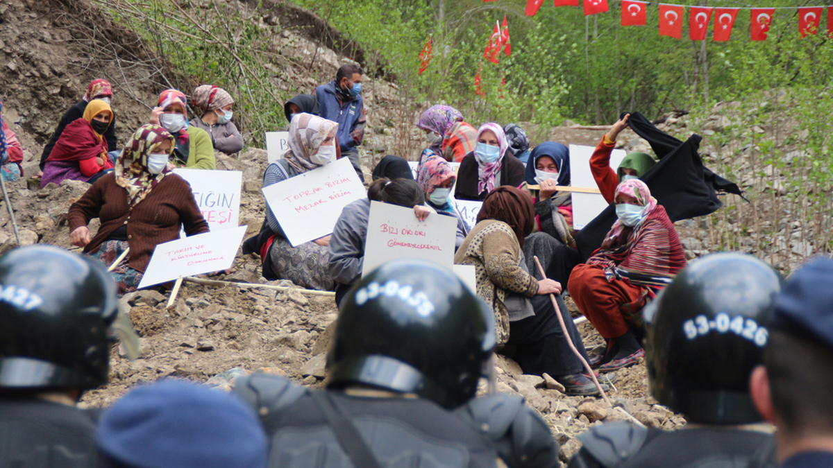 İkizderelilerin avukatı raporları karşılaştırdı