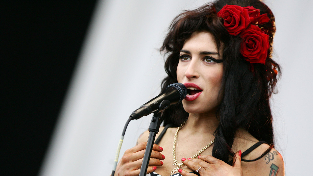 Amy Winehouse'un kıyafetleri açık artırma ile satılacak