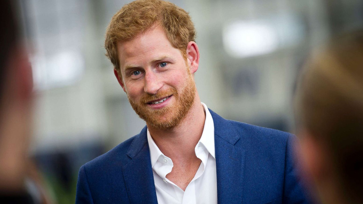 Prens Harry: Hayvanat bahçesinde yaşamak gibiydi