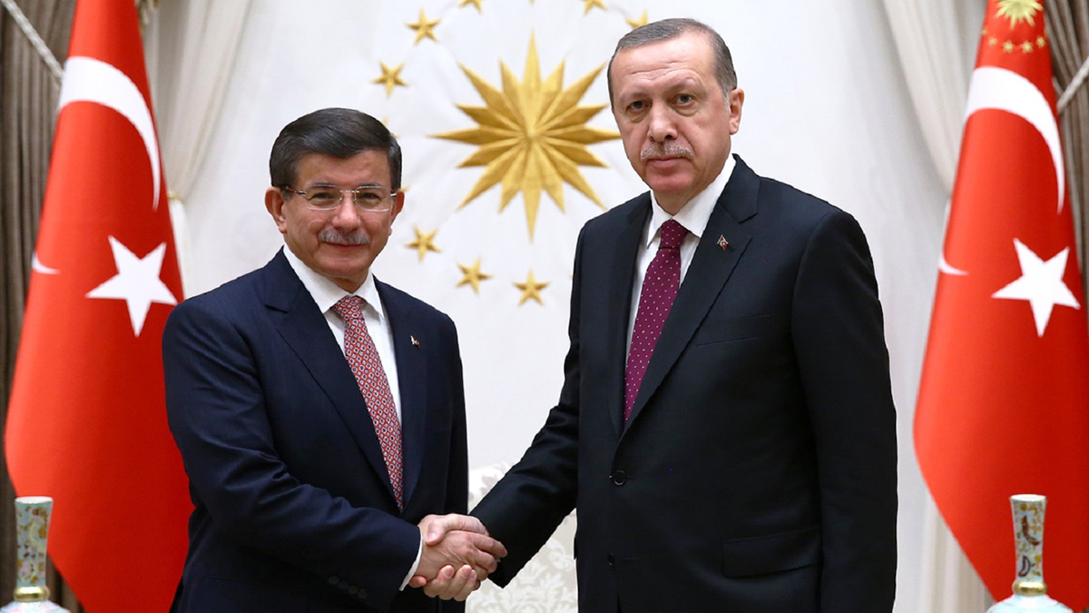 Davutoğlu'ndan Erdoğan'a çağrı: Konuşmak için aracıya ihtiyacımız yok