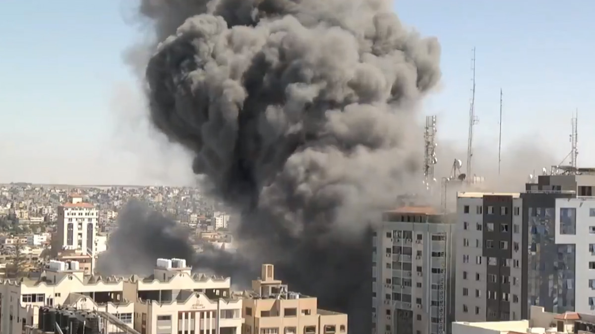 İsrail, AP ile Al-Jazeera'nın olduğu binayı vurdu
